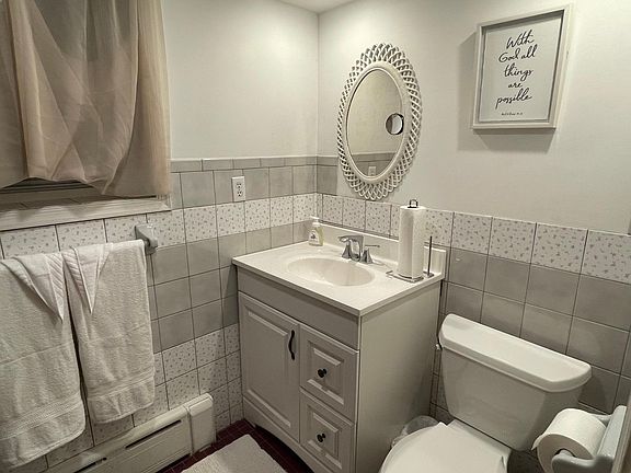 3rd image of 3052 Richmond St