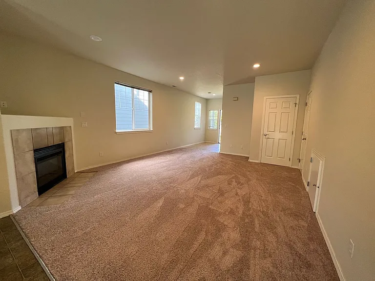 18661 SW 93rd Ter — Photo 2