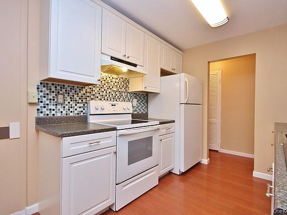 5th image of 362 Sierra Vista Lane
