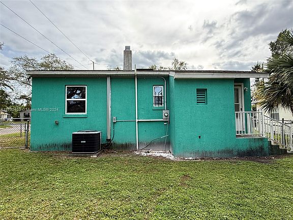 4th image of 303 W Valencia St