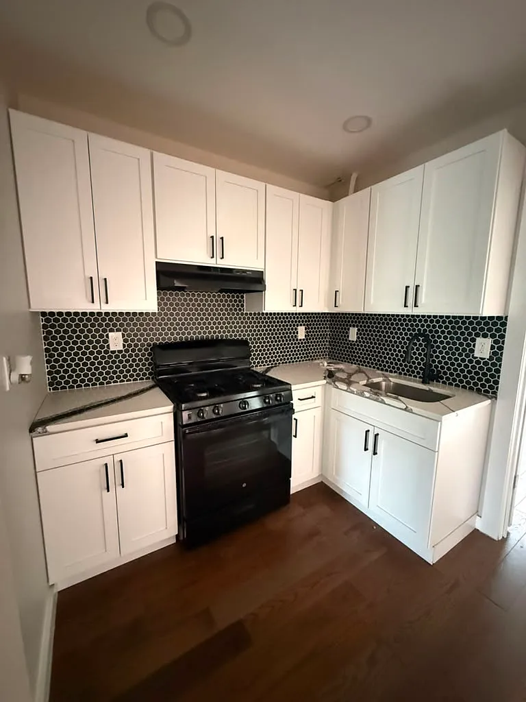 303 Mechanic St — Photo 2