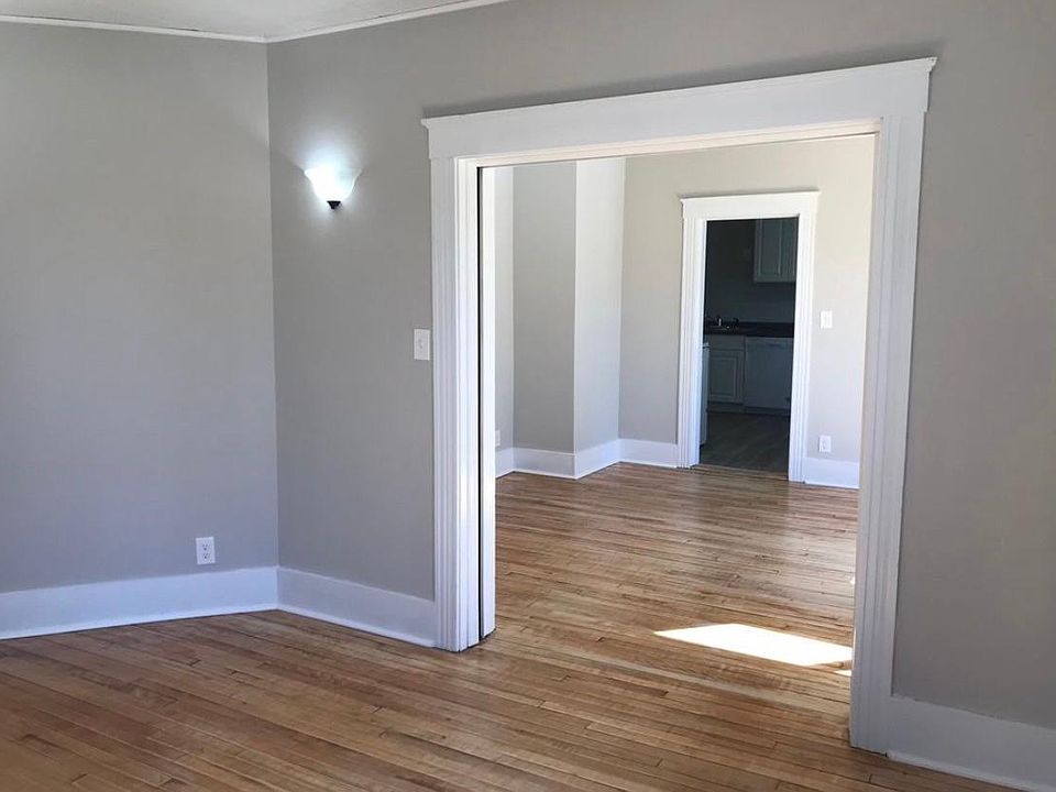 bedroom / living room