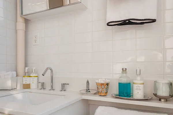 Rented by Veracity NYC LLC | media 26