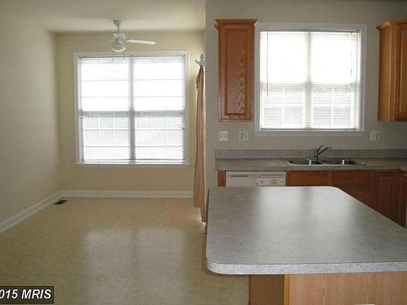 3rd image of 42609 Magellan Sq