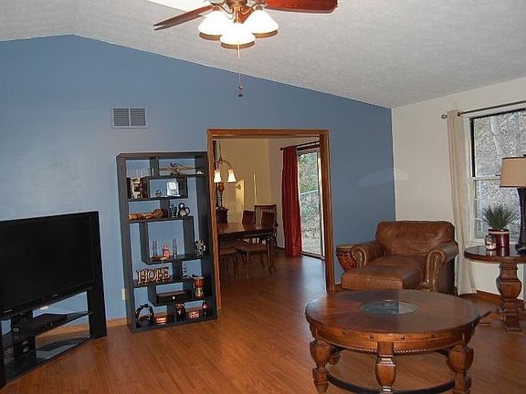 4th image of 466 W Wildwood Dr
