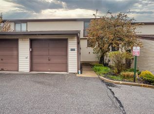 15130 Pine Hill Trl #C12, Middleburg Heights, OH 44130