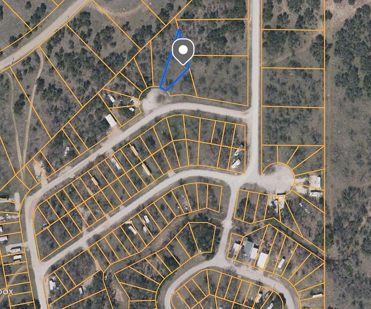 2nd image of 916 Oak Point Dr