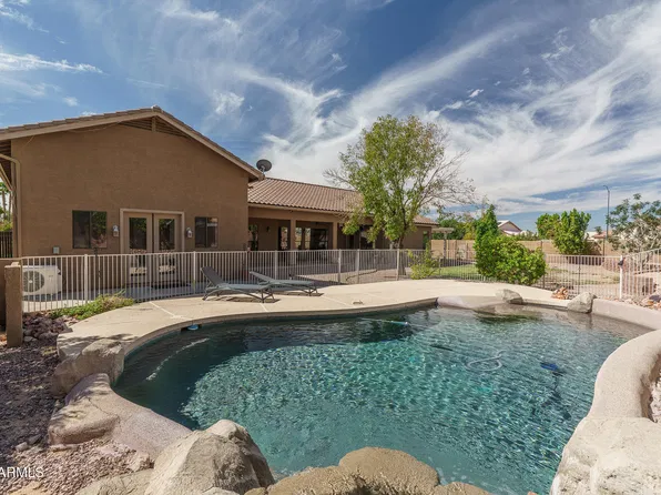 5452 W WEST WIND Drive, Glendale, AZ 85310