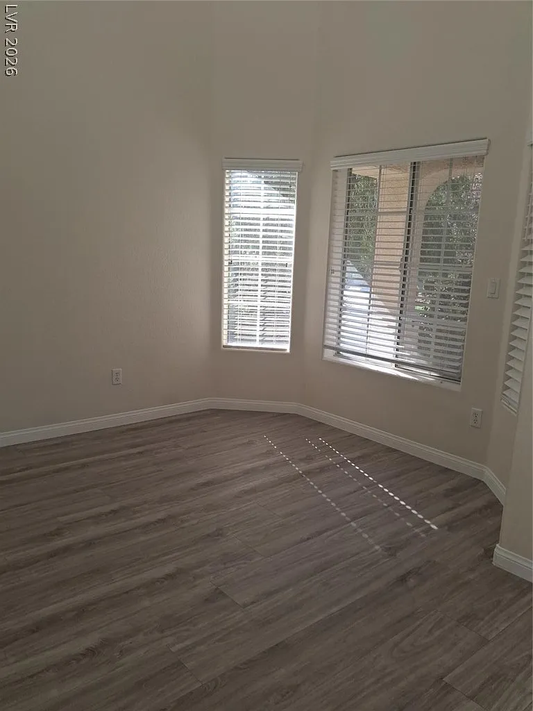 4 bed, 2.5 bath, 2079 sqft, $1,899 — Photo 2