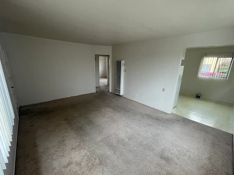 2568 Landis St — Photo 3