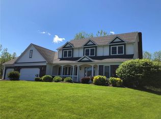 2 Cantwell Pl, Fairport, NY 14450