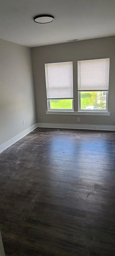 3 bed, 2.5 bath, 1400 sqft, $1,450 — Photo 3