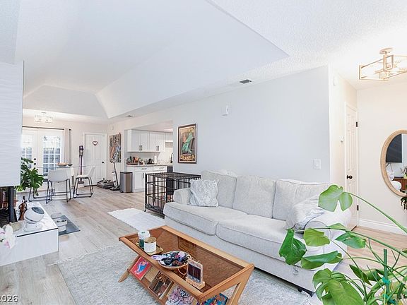 4th image of 1844 Arbol Verde Way