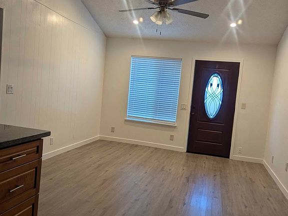 4th image of 5903 Moss Creek Cir #O