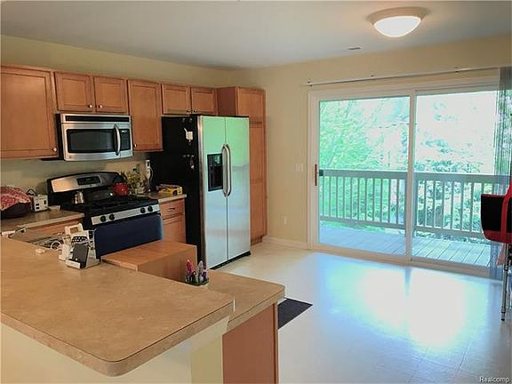 4th image of 28439 Carlton Way Dr #1