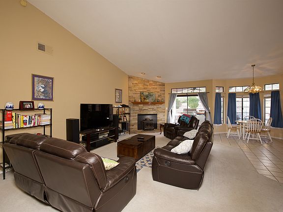 4th image of 25506 Bellemore Dr