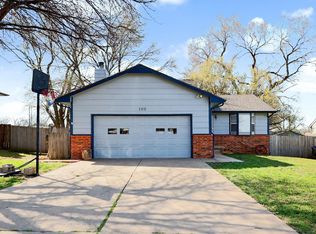 103 W Rockwood Blvd, Mulvane, KS 67110