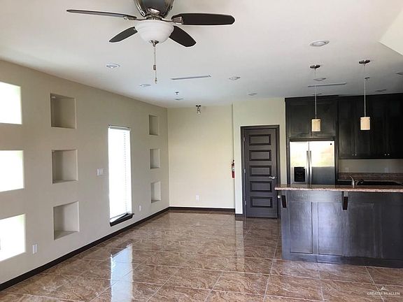 2nd image of 1216 E Daffodil Unit A