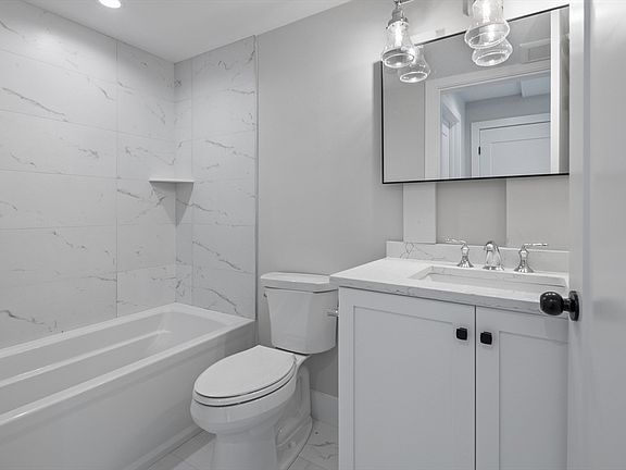 5th image of 186 Bedford St Unit 206