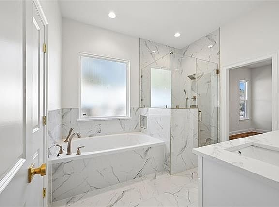 5th image of 1804 Destin St
