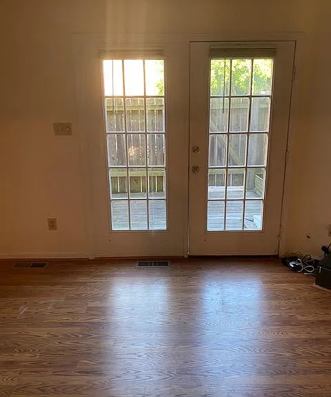 1174 N Vermont St — Photo 21