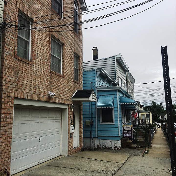 Building Photo 3