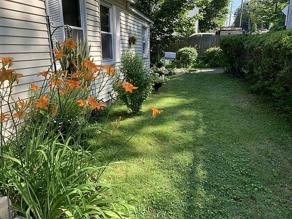 5th image of 242 Pleasant St