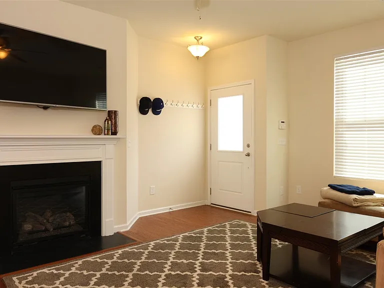 41 Pocono Dr — Photo 10