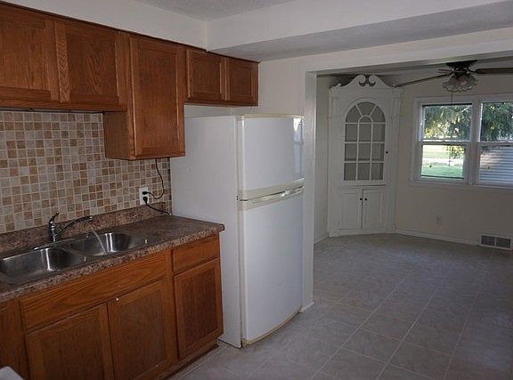 3rd image of 3119 Summerdale Ave