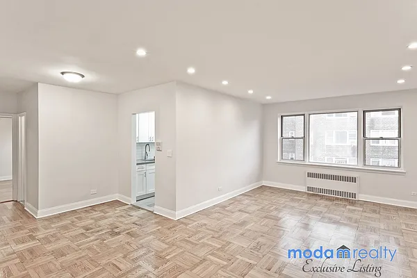 Sold by Moda Realty | media 8