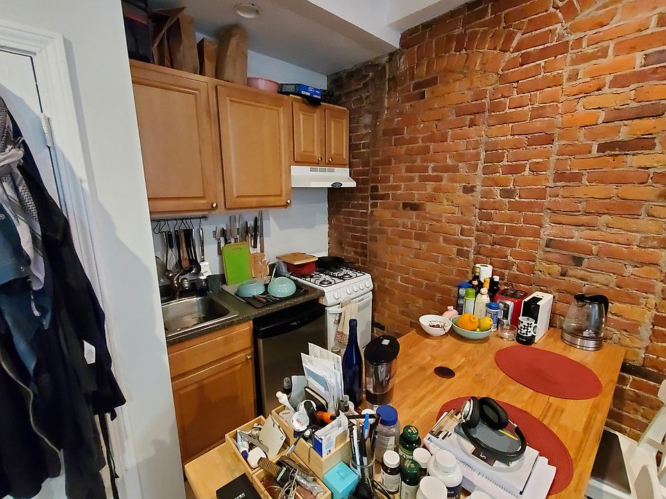 2nd image of 185 Saint Botolph St #13