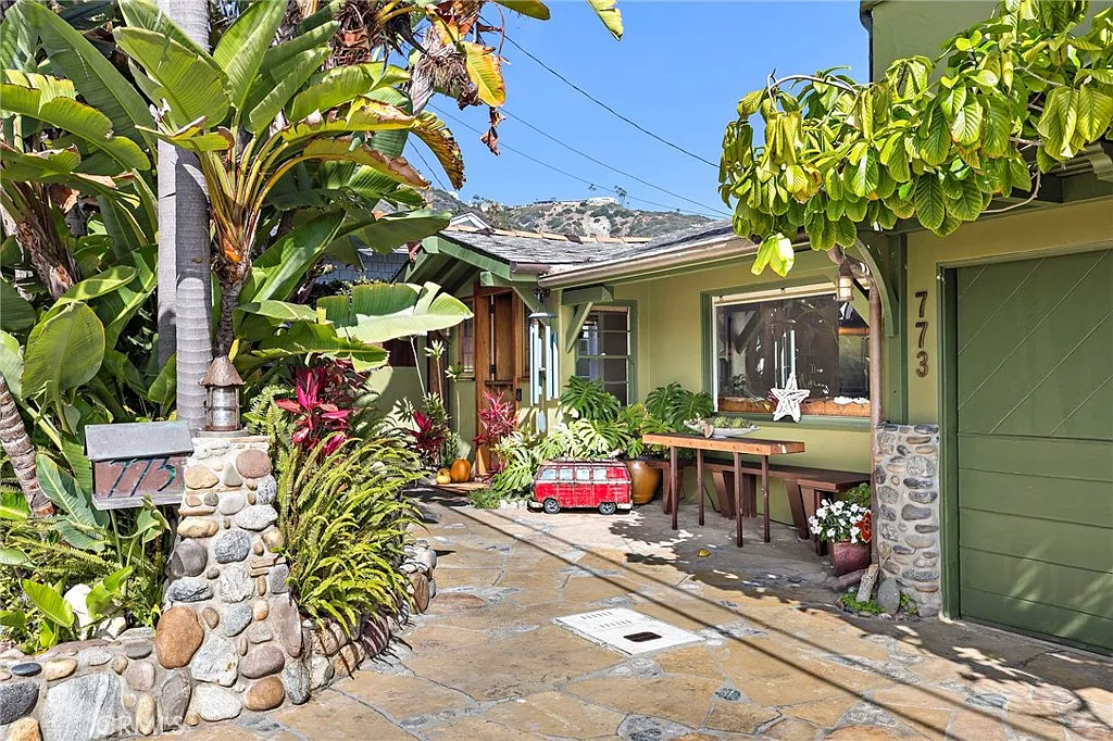 4 bed, 2.5 bath, 1500 sqft, $11,700 — Photo 1