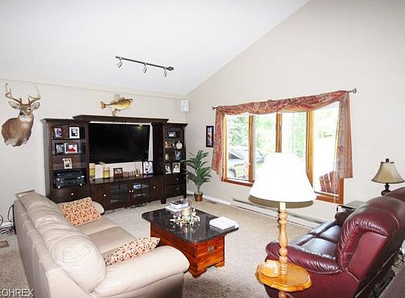 5th image of 4047 N Barclay Dr