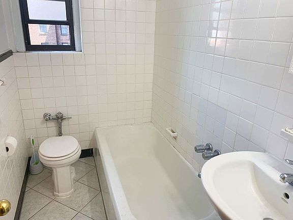 5th image of 98120 Queens Blvd APT 3J