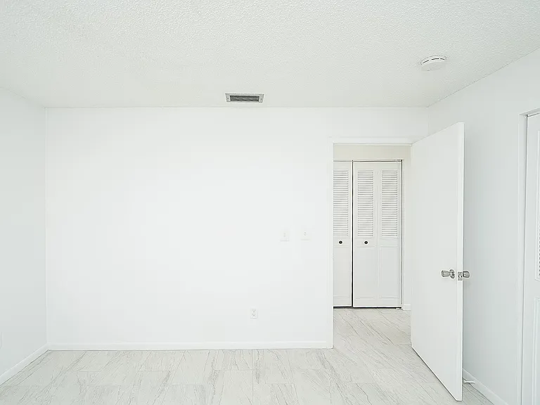 494 Romano St — Photo 39