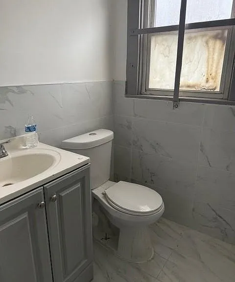 2255 Genesee St — Photo 43