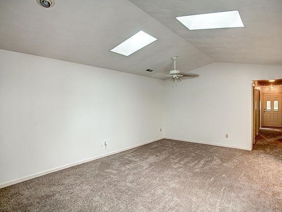5th image of 808 Pine Needles Dr