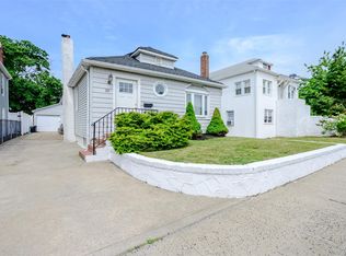 20 Marina Road, Island Park, NY 11558