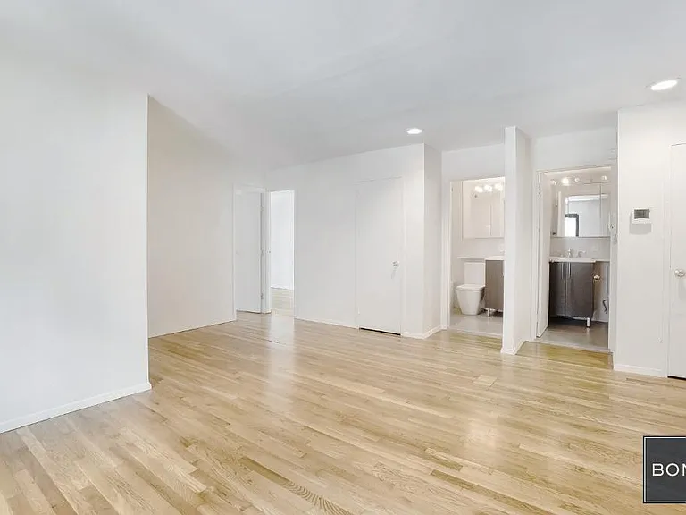 382 3rd Ave #11A — Photo 2