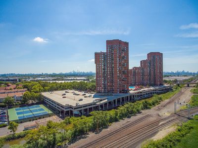 1333 Harmon Cove Tower, Secaucus, NJ, 07094