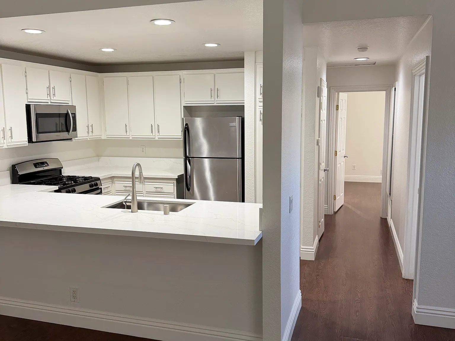 2 bed, 1080 sqft, $3,300 — Photo 1