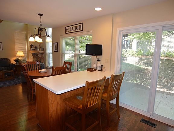 4th image of 1560 E Citadel Ct