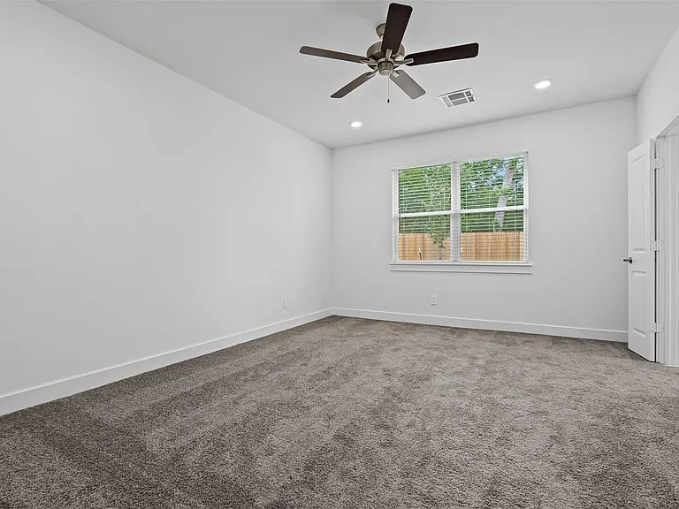 906 Golden Willow — Photo 16