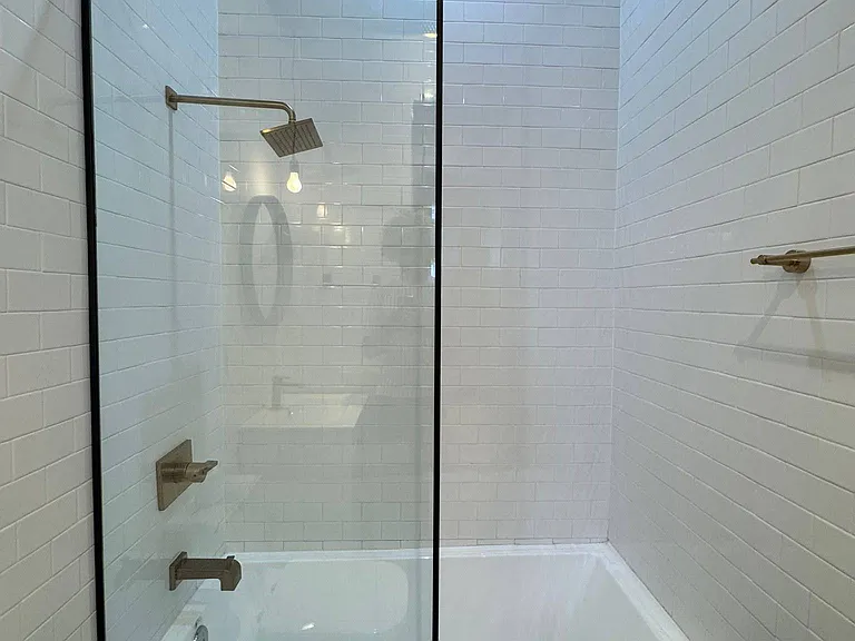 41 Van Wagenen Ave #4L — Photo 8