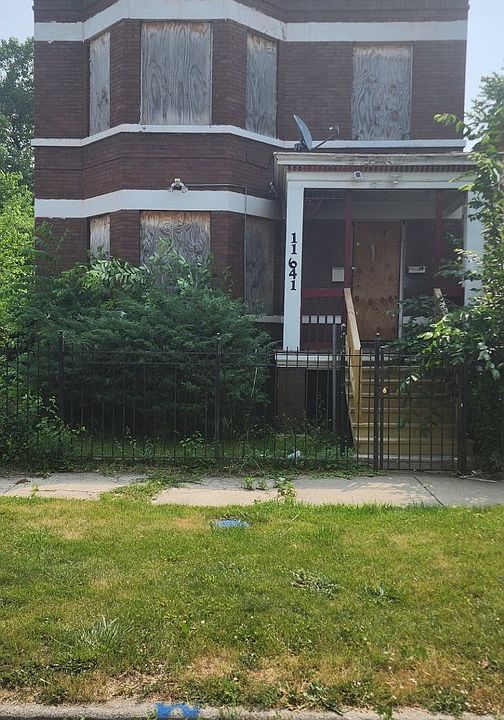 2nd image of 11641 S Yale Ave