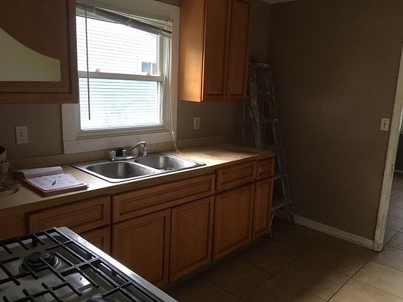 2nd image of 1223 Warwick Dr