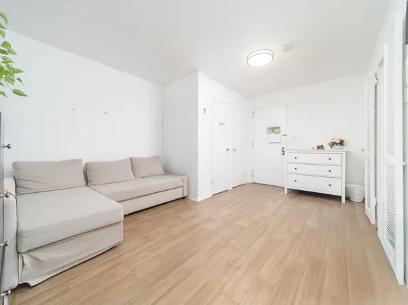 41-25 Kissena Blvd #1EE, Flushing, NY 11355