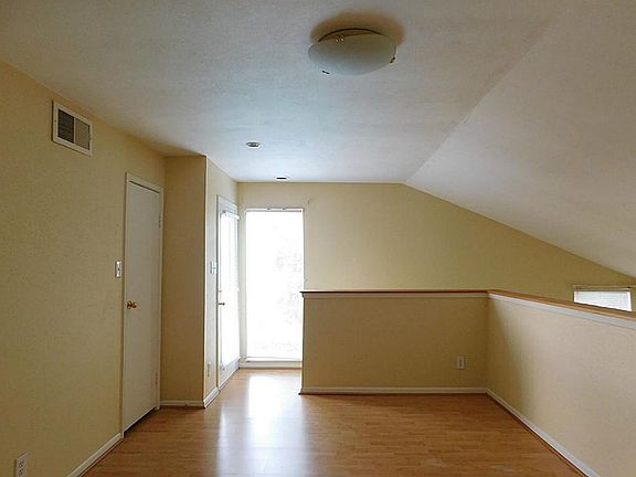 3rd image of 10855 Meadowglen Ln APT 630