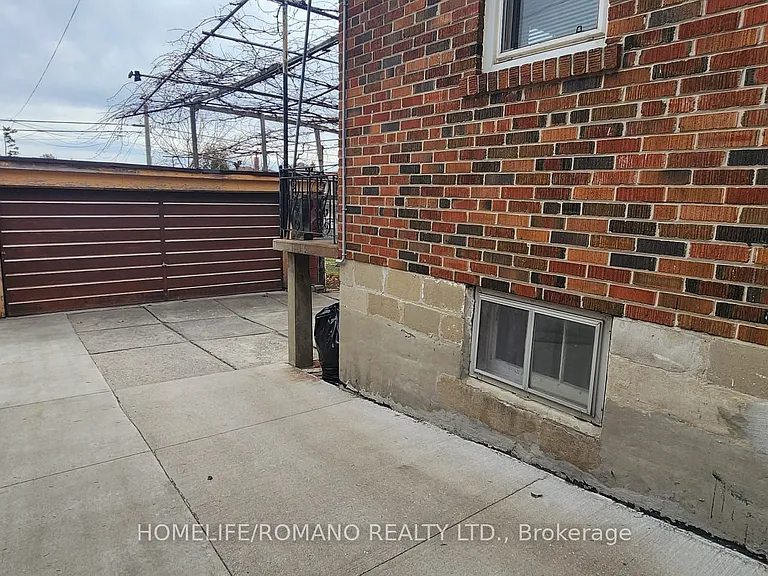 57 Trowell Ave — Photo 21