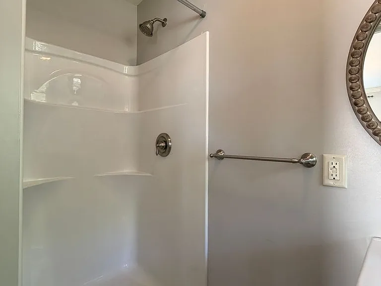 904 Lynn Cir — Photo 25